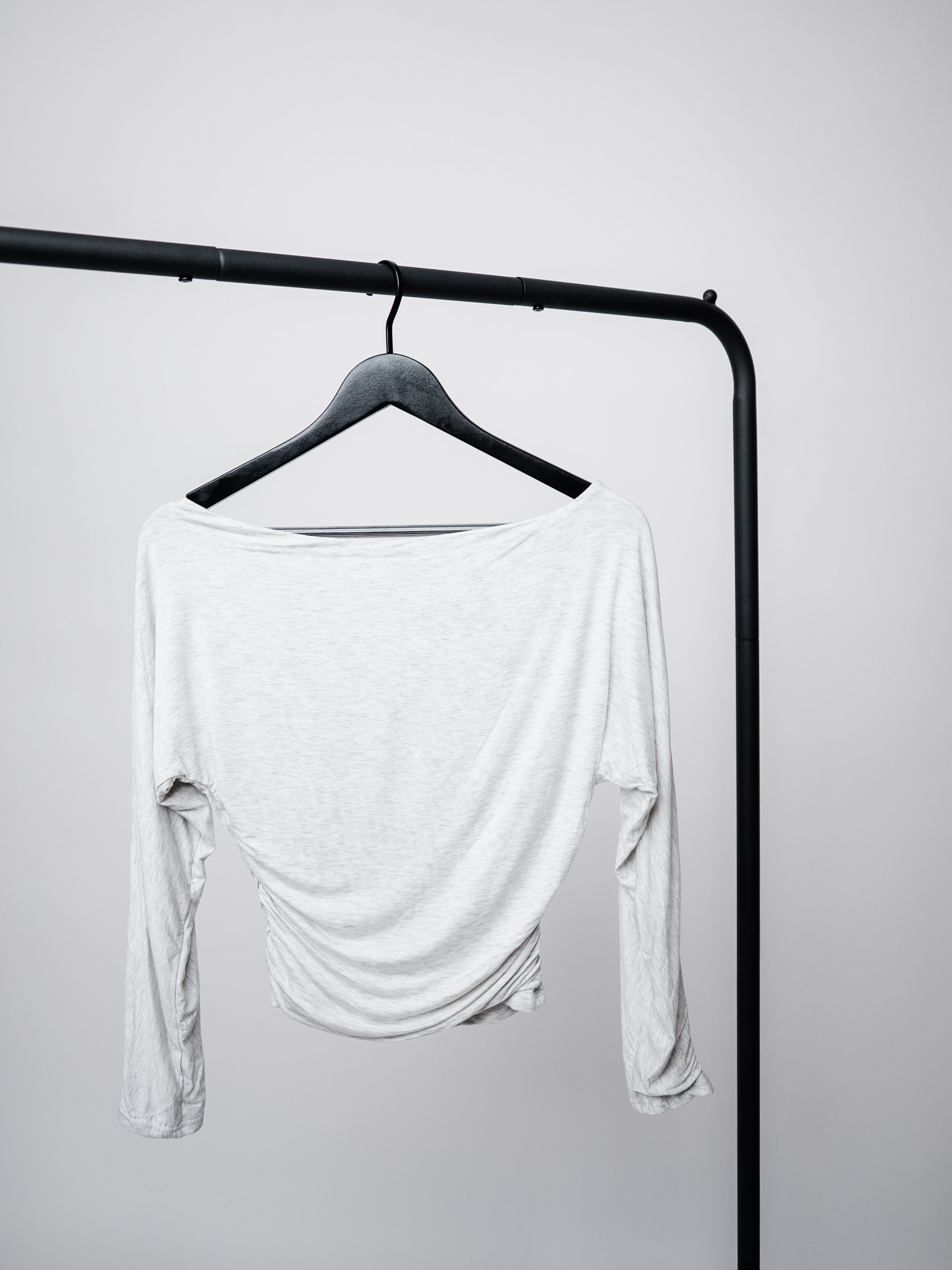 CONTOUR OFF SHOULDER LONG SLEEVE