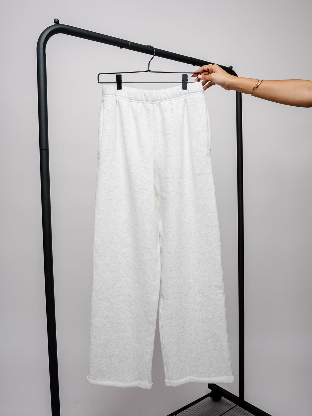 UNWIND COMFY SWEATS