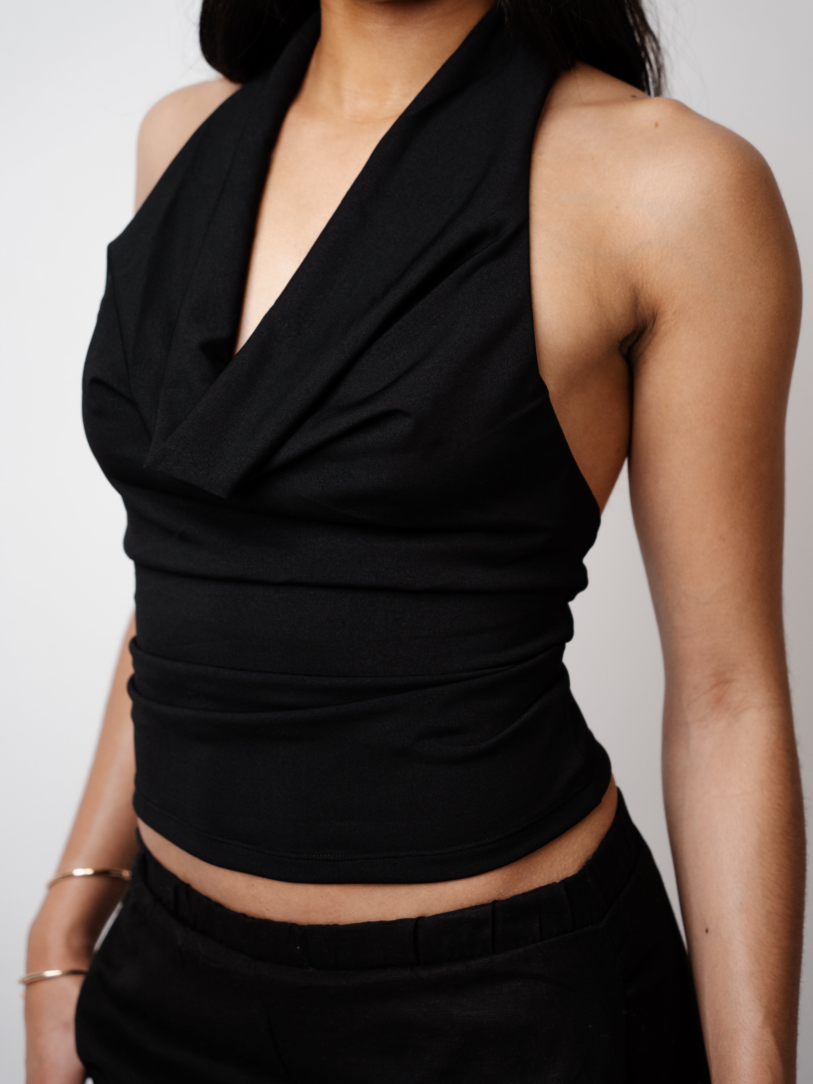 ALL NIGHT BACKLESS TOP